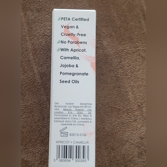 Seraphine Botanicals Apricot + Camellia Lip Serum - Picture 4 of 6